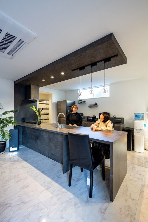 横尾材木店 【2700万円台】プライベート空間のウッドデッキ18帖／バリ・リゾート／GRAFTEKT／平屋の建築実例画像3