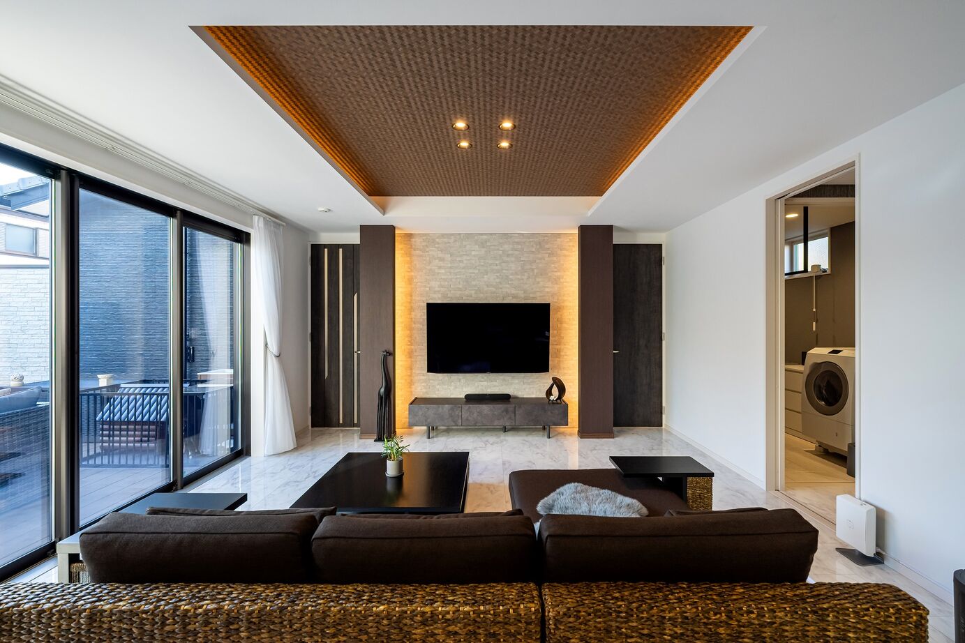 横尾材木店 【2700万円台】プライベート空間のウッドデッキ18帖／バリ・リゾート／GRAFTEKT／平屋の建築実例画像4