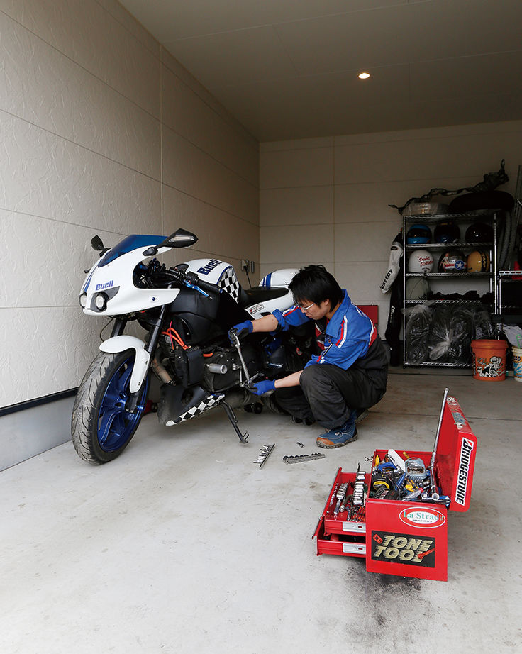住宅情報館 【間取図有】ビルトインガレージ付きの平屋を実現。車やバイクの整備・レストアを思い切り楽しむ暮らしをの建築実例画像3