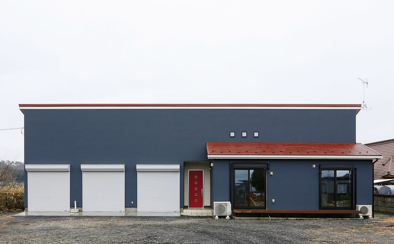 住宅情報館 【間取図有】ビルトインガレージ付きの平屋を実現。車やバイクの整備・レストアを思い切り楽しむ暮らしをの建築実例画像4