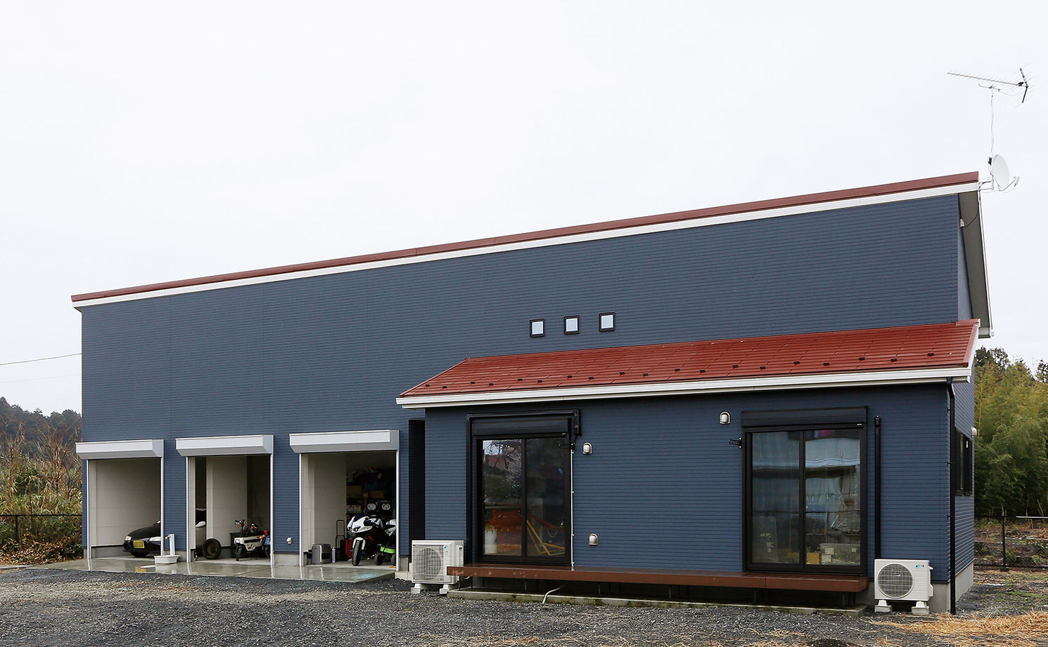 住宅情報館 【間取図有】ビルトインガレージ付きの平屋を実現。車やバイクの整備・レストアを思い切り楽しむ暮らしをの建築実例画像8