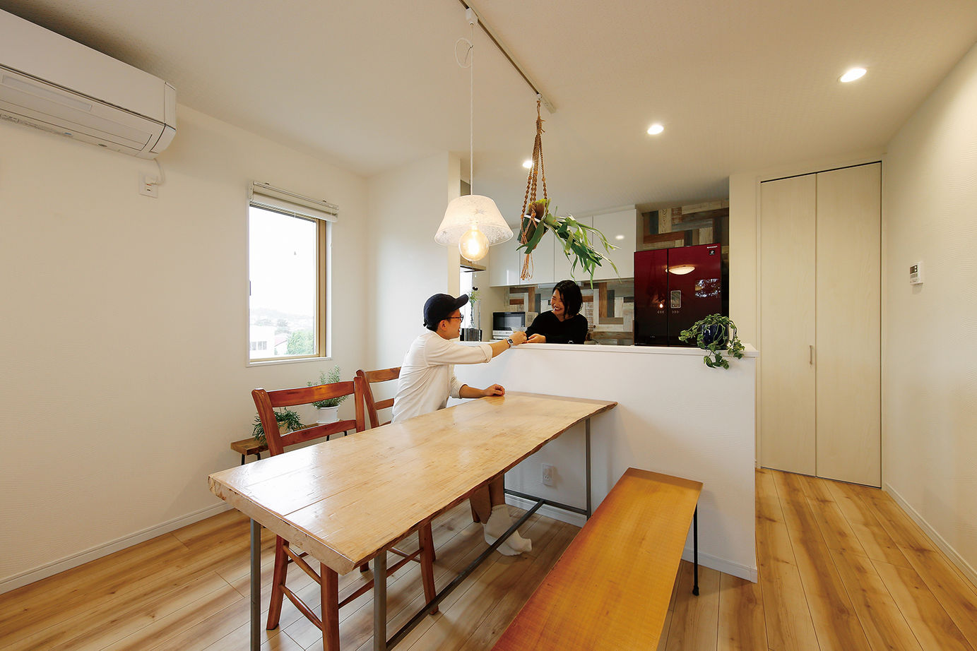 住宅情報館 【2階リビング】ゆっくり流れる時間を楽しみ、自然が身近感じられる「アトリエ」のある住まいの建築実例画像5