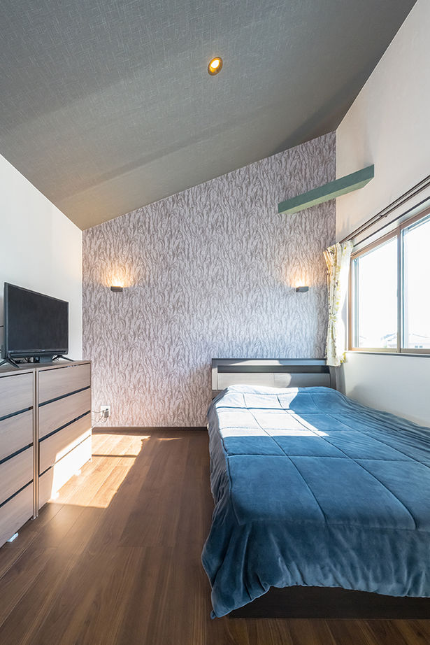 住宅情報館 【2000万円～2499万円／二世帯／間取図】居住空間を左右に振り分け、独立した戸建て感覚を楽しむ二世帯住宅の建築実例画像8