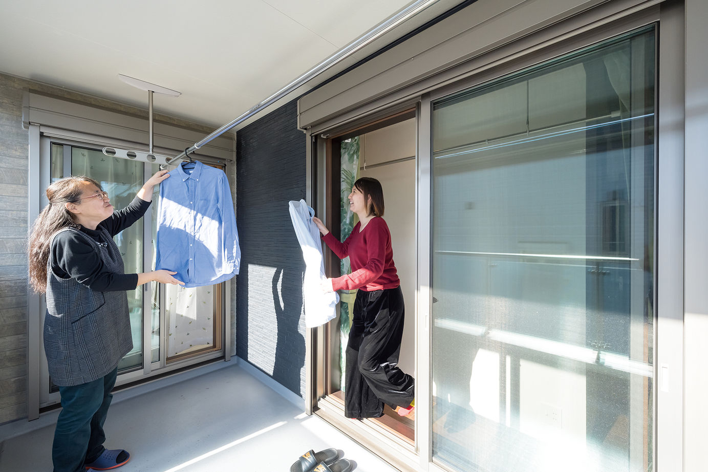 住宅情報館 【2000万円～2499万円／二世帯／間取図】居住空間を左右に振り分け、独立した戸建て感覚を楽しむ二世帯住宅の建築実例画像9