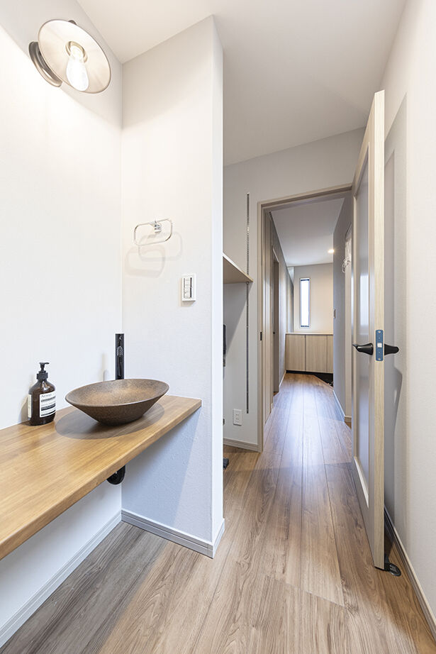 住宅情報館 【2階リビング／屋上／収納充実／間取図有】光溢れる2階リビングと屋上空間で開放的な暮らしを楽しむの建築実例画像9