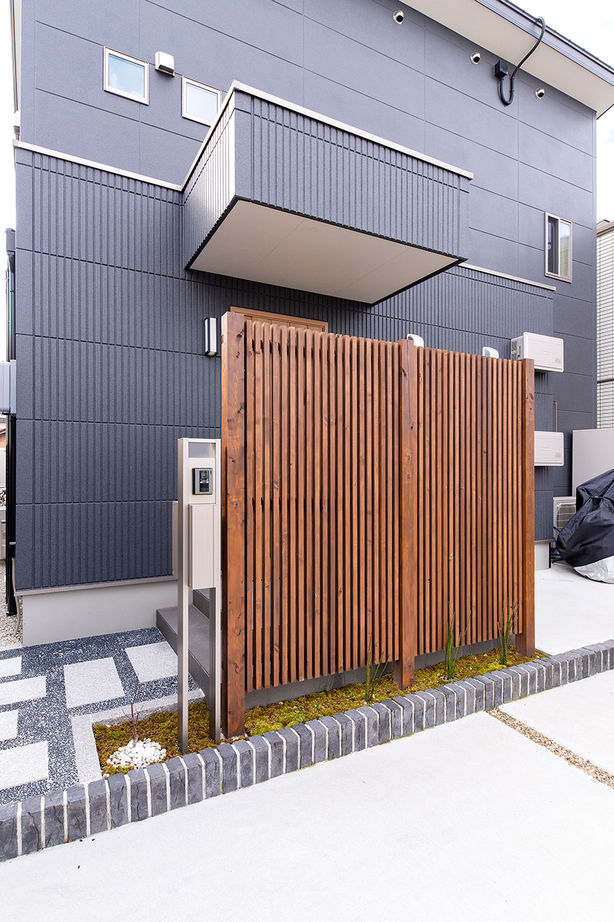 ニッケンホーム 【デザイン×性能】要望通りの間取りで快適な暮らし♪オシャレな和モダンカフェ風の2階建て住宅の建築実例画像2