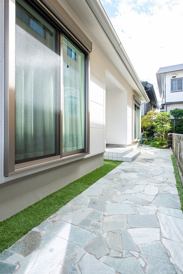 ニッケンホーム 【平屋/20坪台/バリアフリー】狭小地、採光難でも間取りの工夫で日差しを取り込む開放的な家の建築実例画像5