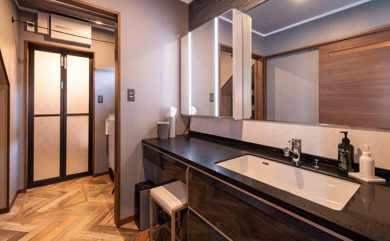 ニッケンホーム 【ホテルライク/間取り図】空間の連続性が開放感を生む。ホテルのような居心地のZEH住宅の建築実例画像16