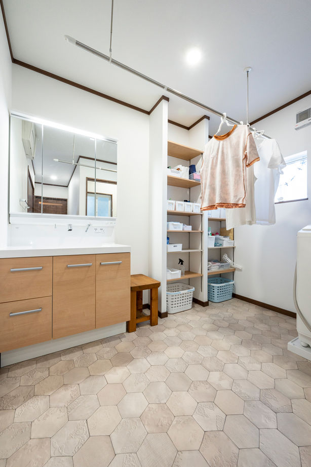 ニッケンホーム 【バリアフリー平屋/間取り図】福祉事業を活かし祖母も住みやすい永住仕様に電気代実質０(※1)のZEH実例の建築実例画像10