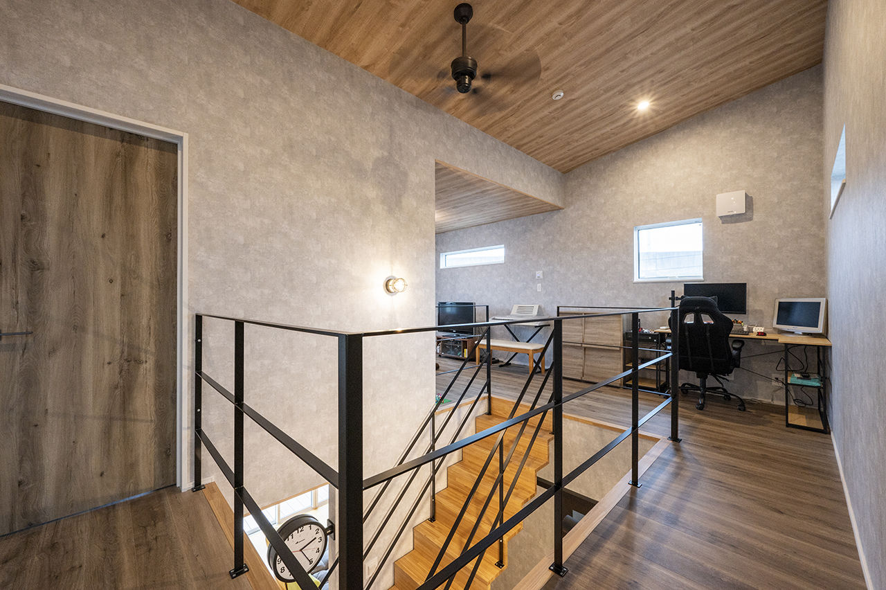 ニッケンホーム 【パッシブデザイン/間取り図】無垢材&グレーで落ち着きを表現。太陽と風で快適に暮らす家の建築実例画像3