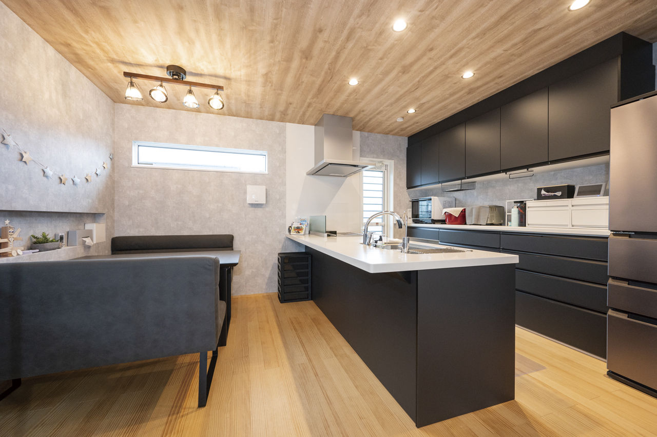 ニッケンホーム 【パッシブデザイン/間取り図】無垢材&グレーで落ち着きを表現。太陽と風で快適に暮らす家の建築実例画像6