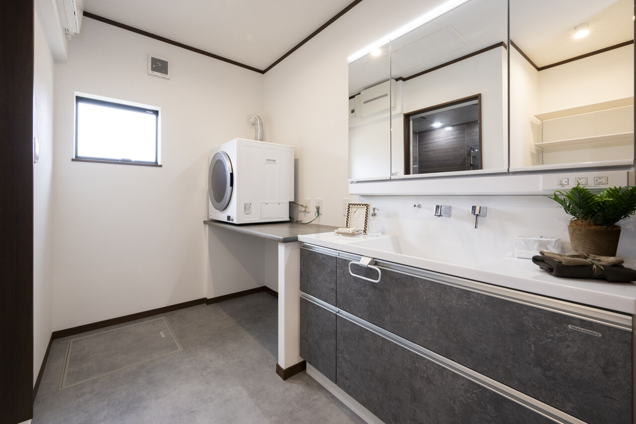 ニッケンホーム 【平屋風/2000万円台/間取り図】木×モルタル風で落ち着いた大人のモダンを表現。ガス併用のZEH住宅の建築実例画像7