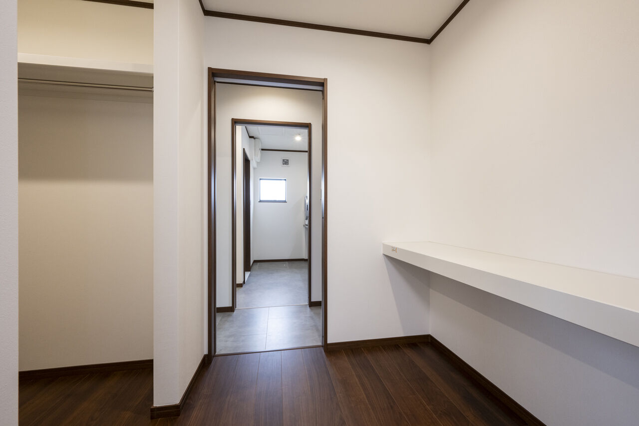 ニッケンホーム 【平屋風/2000万円台/間取り図】木×モルタル風で落ち着いた大人のモダンを表現。ガス併用のZEH住宅の建築実例画像9