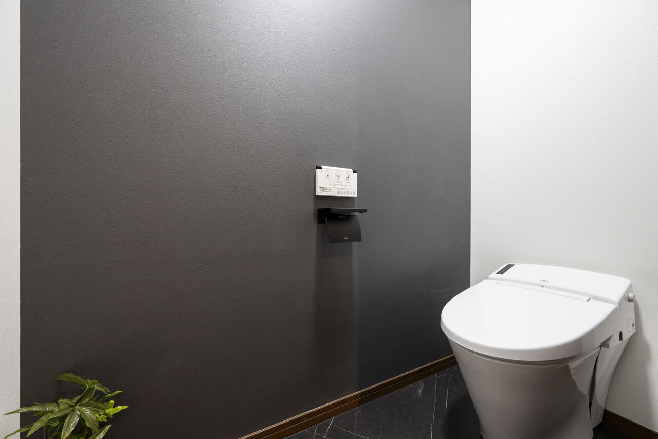 ニッケンホーム 【平屋風/2000万円台/間取り図】木×モルタル風で落ち着いた大人のモダンを表現。ガス併用のZEH住宅の建築実例画像10