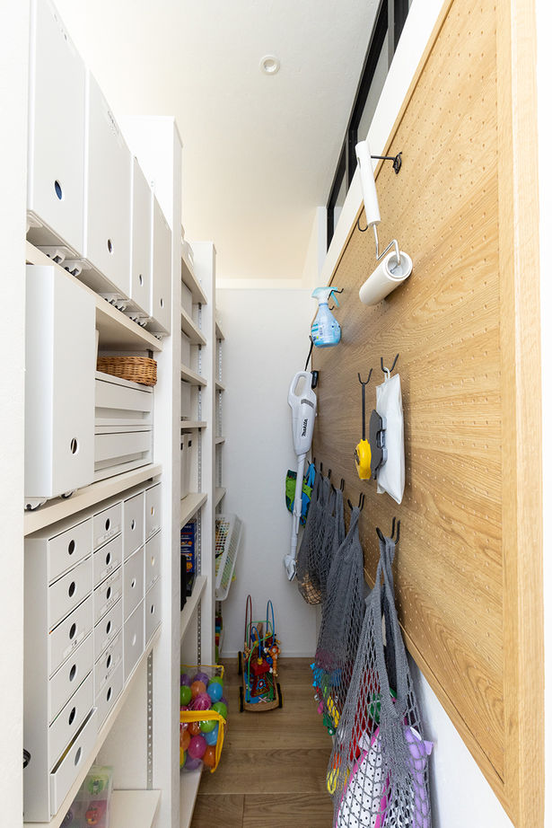 アニバーサリーホーム 【常滑市｜2000万円台｜平屋｜間取図あり】ランドリールームや技あり造作収納も！深い軒の和モダンな平屋の建築実例画像4