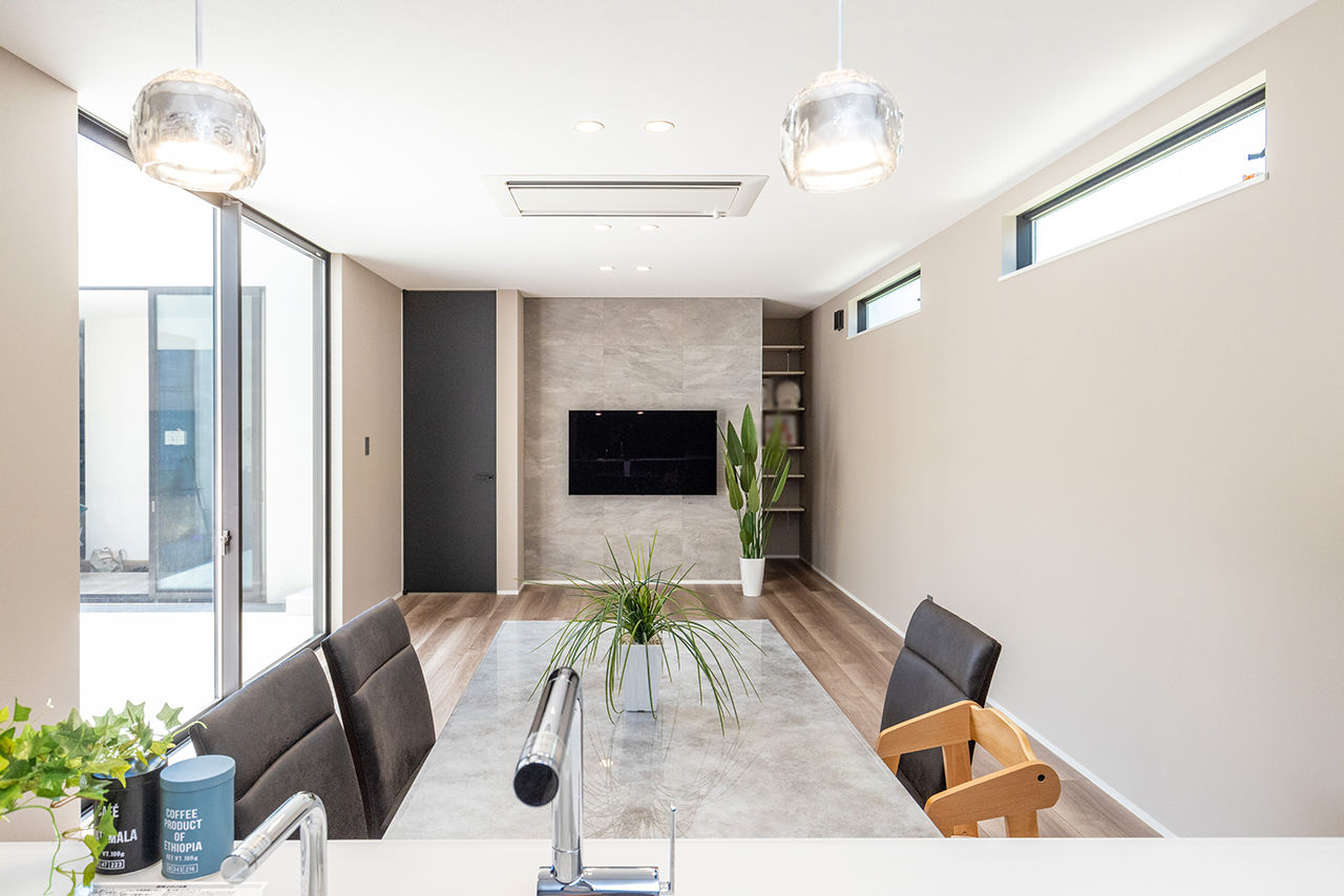 アニバーサリーホーム 【刈谷市/2000万円台/中庭】子どもが元気に駆け回る、中庭を囲んだロの字型で平屋風の住まいの建築実例画像3