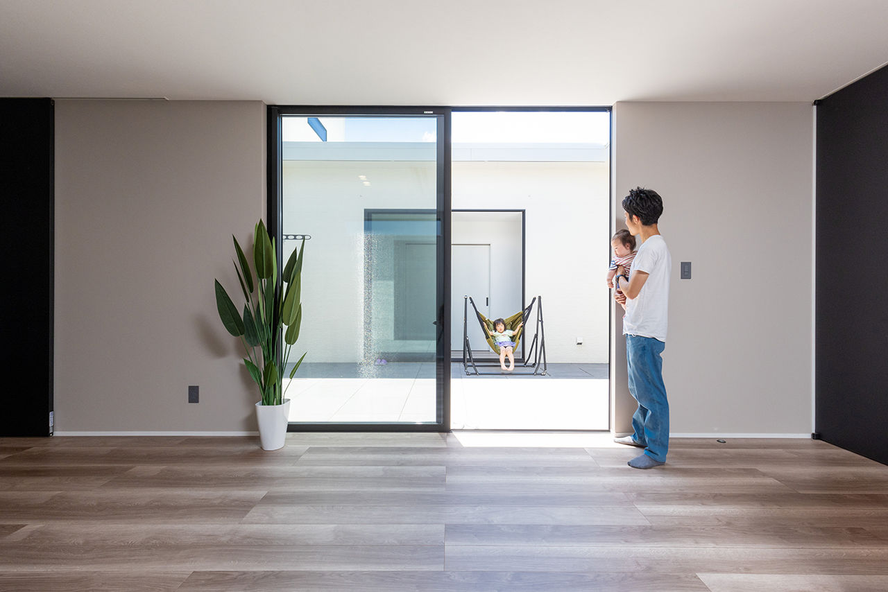 アニバーサリーホーム 【刈谷市/2000万円台/中庭】子どもが元気に駆け回る、中庭を囲んだロの字型で平屋風の住まいの建築実例画像4