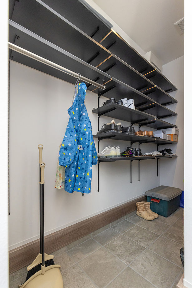 アニバーサリーホーム 【刈谷市/2000万円台/中庭】子どもが元気に駆け回る、中庭を囲んだロの字型で平屋風の住まいの建築実例画像7