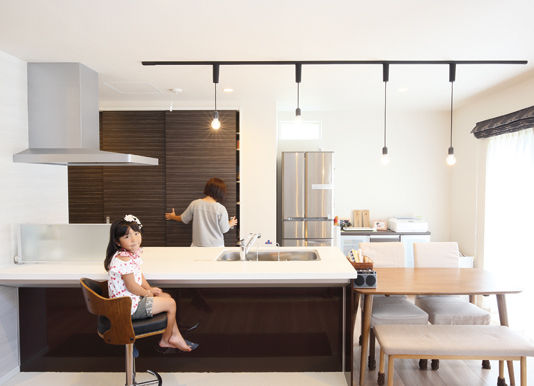 プエルダホーム 【中2階/吹抜け/屋上/土地探しから】広大な風景を望む屋上でBBQやプール、星空を楽しむ、寛ぎ空間の建築実例画像3