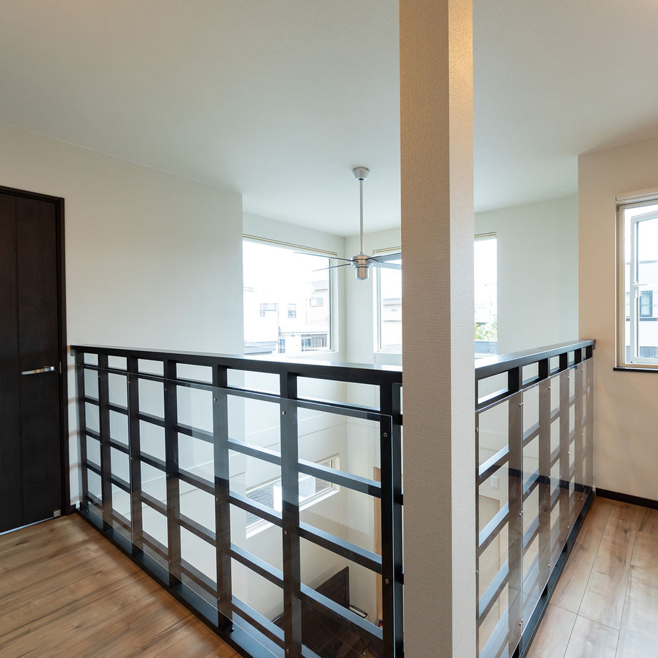 プエルダホーム 【札幌市/5人家族(二世帯)】モデルハウスを参考に。中庭で繋がる分離型二世帯住宅で優雅な暮らしの建築実例画像7