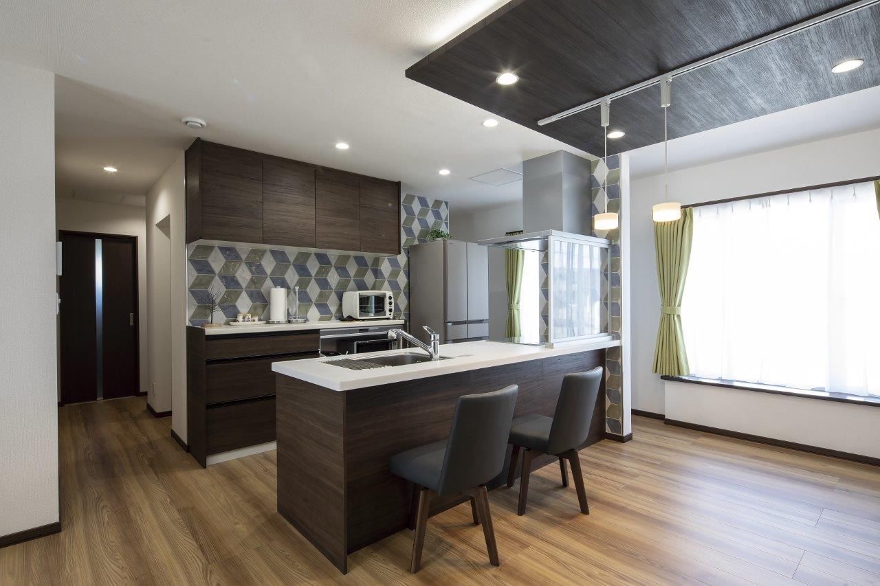 プエルダホーム 【千歳市/３LDK間取図/坪庭】薪ストーブと書斎がある平屋。道外からの移住で叶えたゆったりライフの建築実例画像5