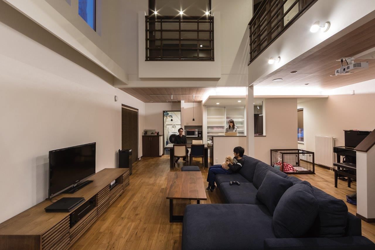 プエルダホーム 【屋上/ビルトインガレージ/ホームシアター】モデルハウスの体感が決め手「どこにもない開放感でした」の建築実例画像3