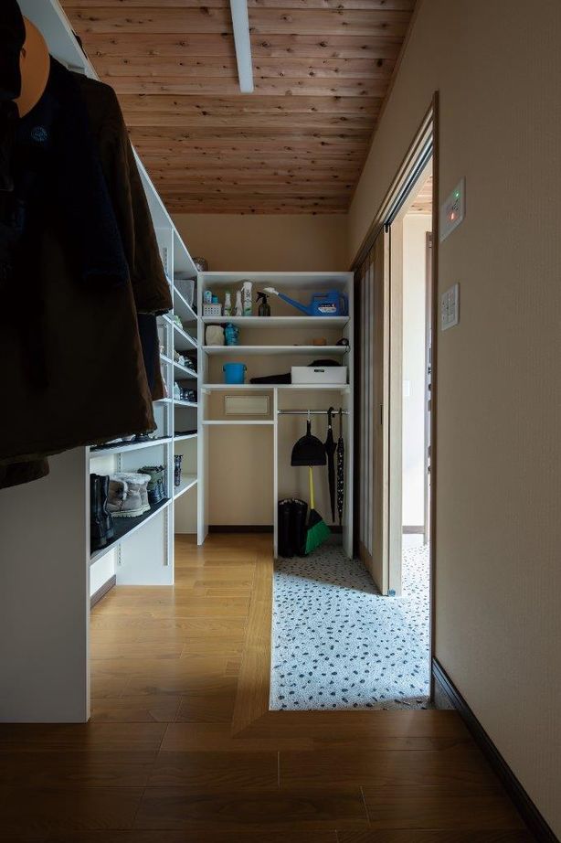 プエルダホーム 【千歳市/4LDK/和室】日々を特別にくつろげる場所へ、和で叶えた「想像以上の居心地」の和モダンの住まいの建築実例画像6