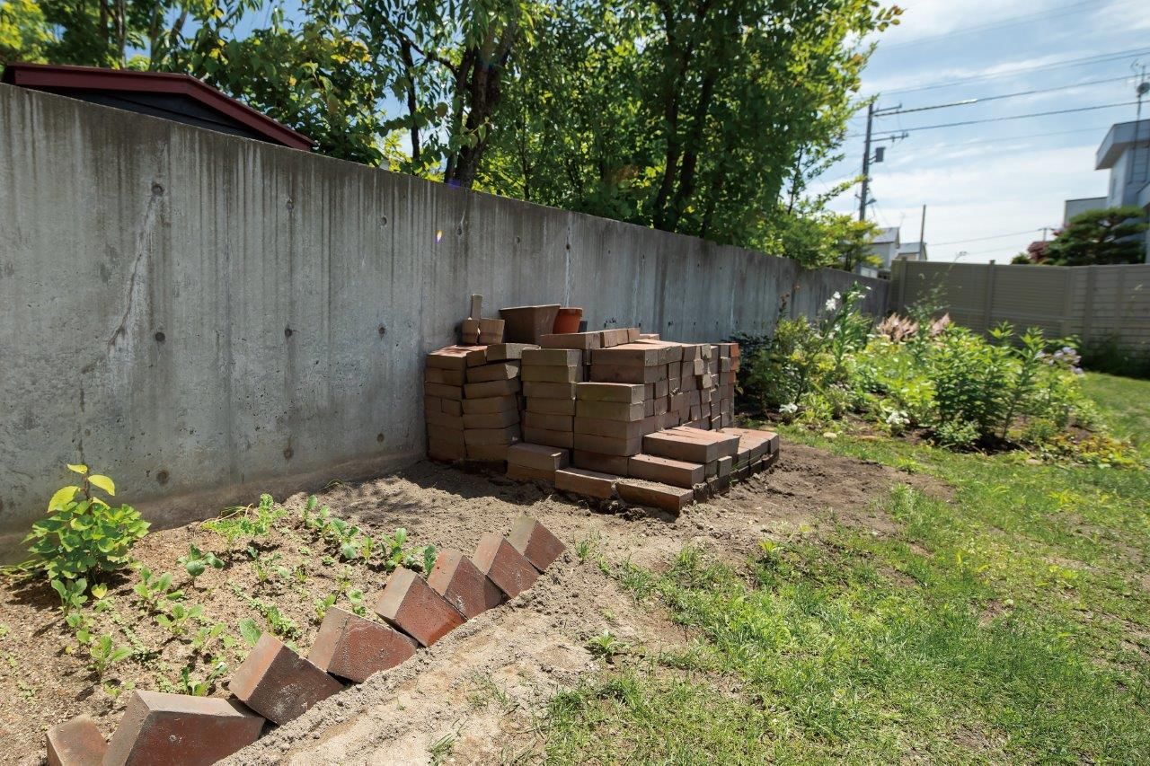 プエルダホーム 【札幌市/二世帯/4LDK間取図】広々ドックランに高低差を活かしたビルトインガレージ、「思いきり遊べる」家の建築実例画像4