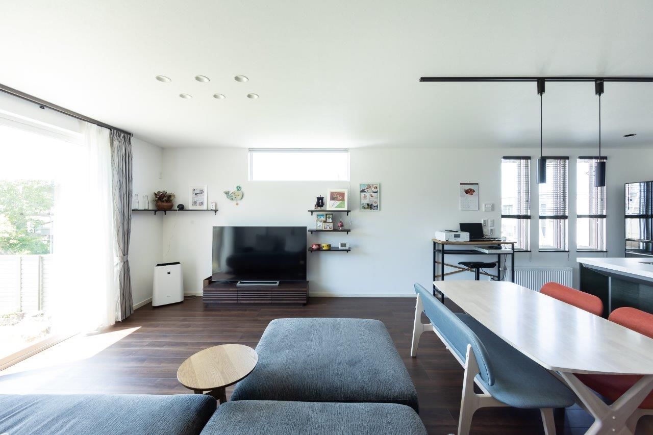 プエルダホーム 【札幌市/二世帯/4LDK間取図】広々ドックランに高低差を活かしたビルトインガレージ、「思いきり遊べる」家の建築実例画像6