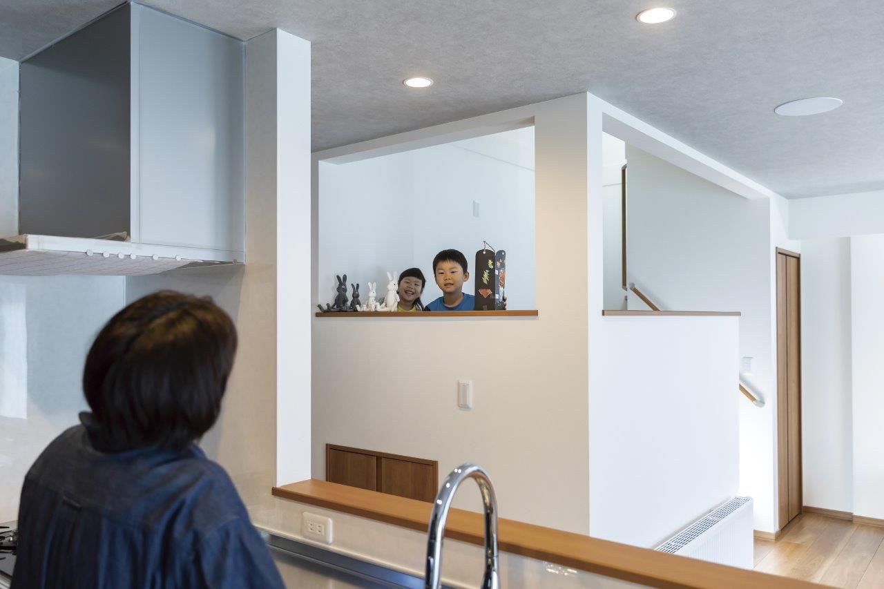 プエルダホーム 【札幌市/屋上/中2階/リビングシアター】ホテルや宿のデザインを参考に「遊ぶ、くつろぐ」をわが家にもの建築実例画像5