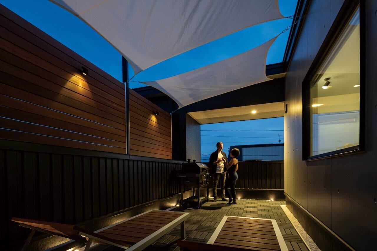 プエルダホーム 【札幌市/ビルトインガレージ/2LDK間取図】まるで都市の別荘のような邸宅、ゆとりに満ち「心から寛げます」の建築実例画像8