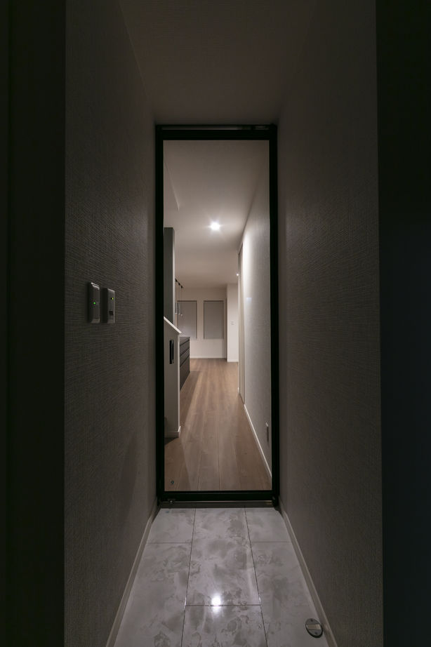 プエルダホーム 【3900万円/札幌市】「日常の寛ぎを上質に」6連窓から四季と夜景を愉しむ家の建築実例画像8