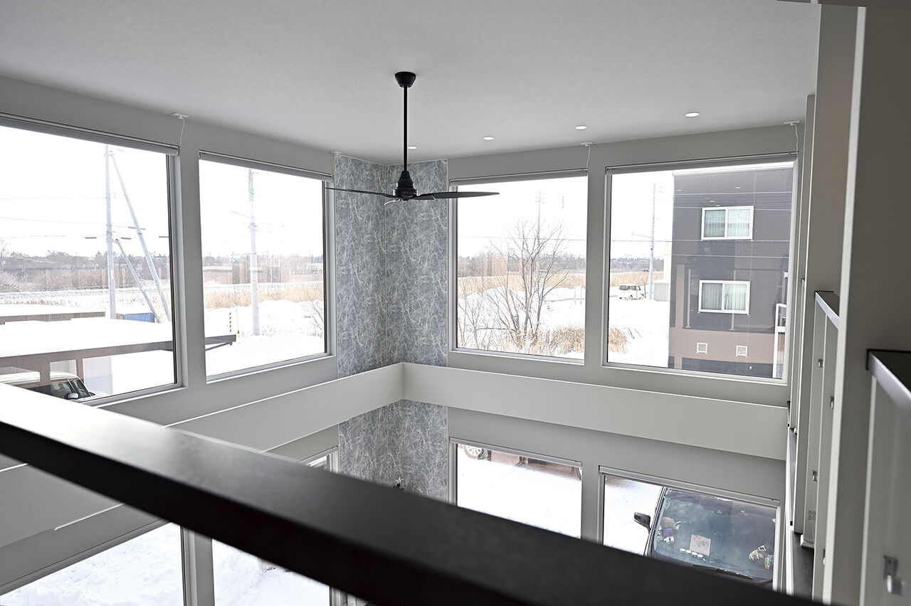 プエルダホーム 【中2階/ペットスペース/3LDK間取図】真冬でもTシャツで過ごせる吹抜けリビングや“秘密基地”がお気に入りの建築実例画像3