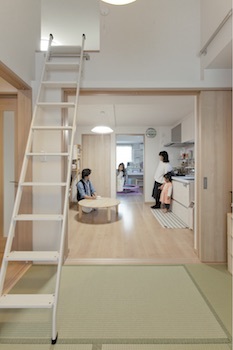 秀建（シュウケン） 【京都府/2000万円台/狭小/3階建て/敷地約18坪】京都府の狭小地で建つ店舗併用二世帯住宅の実例の建築実例画像2