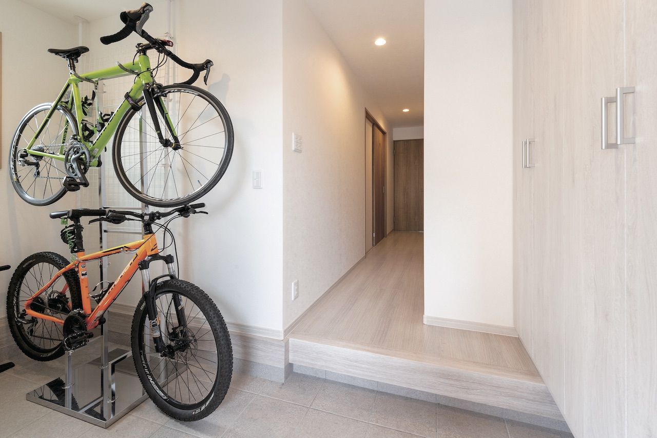 秀建（シュウケン） 【京都府/1000万円台/狭小/敷地約20坪/3階建て】土間には趣味の自転車のディスプレイがある実例の建築実例画像7