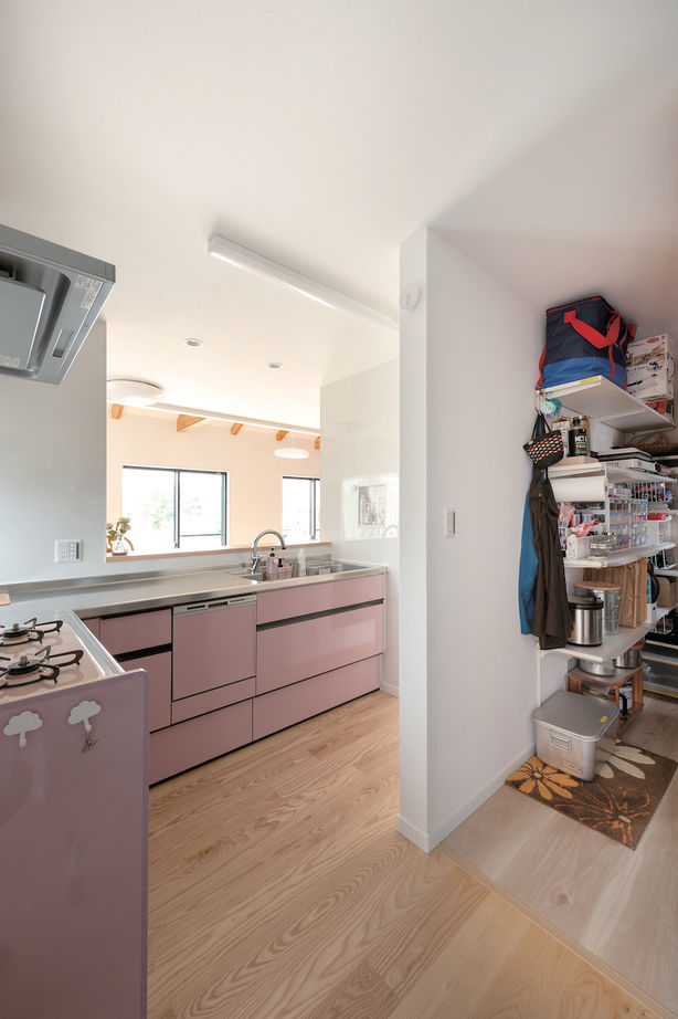 秀建（シュウケン） 【京都府/2000万円台/平屋】家事がしやすくて多収納。住宅街の中に建つ平屋の2世帯住宅（間取り図有）の建築実例画像3