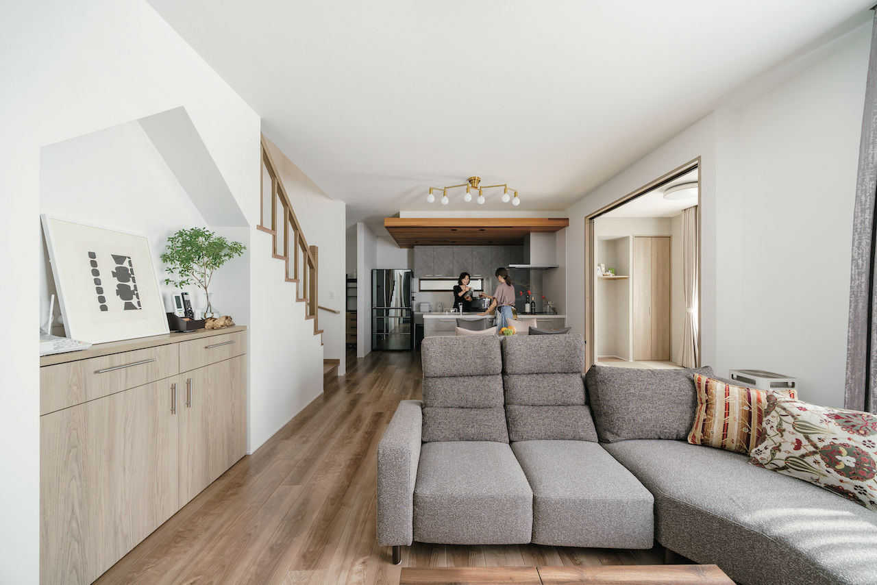 秀建（シュウケン） 【京都府】タイルを上手に使ってエレガントに。温熱環境も大満足な事務所併用住宅（間取り図有）の建築実例画像2