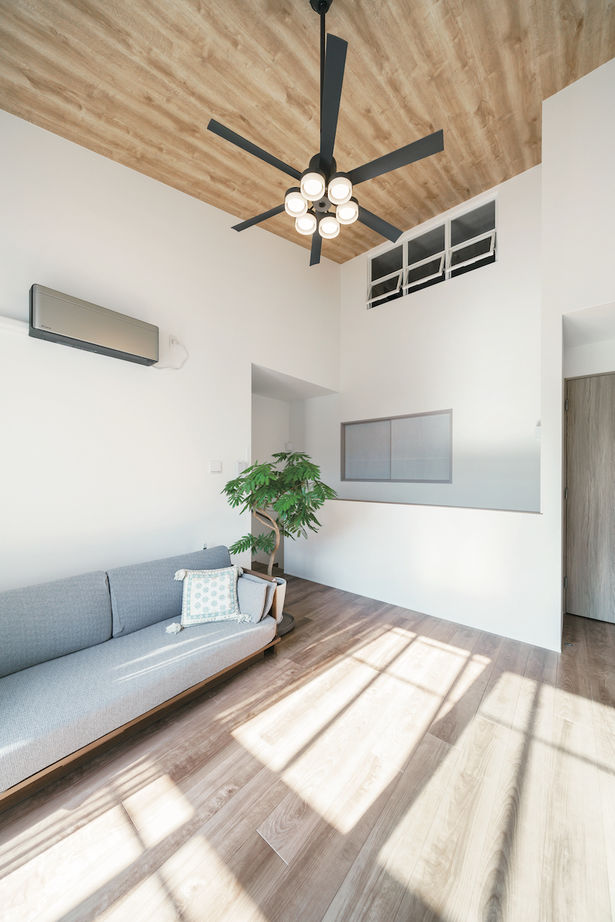 秀建（シュウケン） 【京都府】タイルを上手に使ってエレガントに。温熱環境も大満足な事務所併用住宅（間取り図有）の建築実例画像5