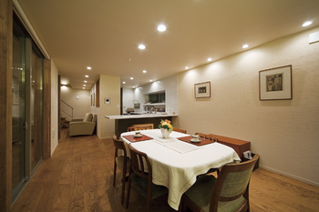 ジューテックホーム 【4000万円台/40坪台/間取り図】洗練されたデザインと心地よい開放感で光と風を楽しむ家の建築実例画像4