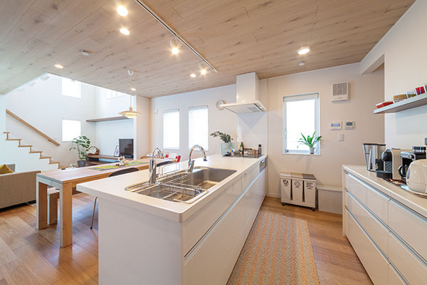 ジューテックホーム 【横浜市/2000万円台/40坪台/間取り図】北欧テイストのエッセンスを加えた、家族が繋がる二世帯住宅の建築実例画像2