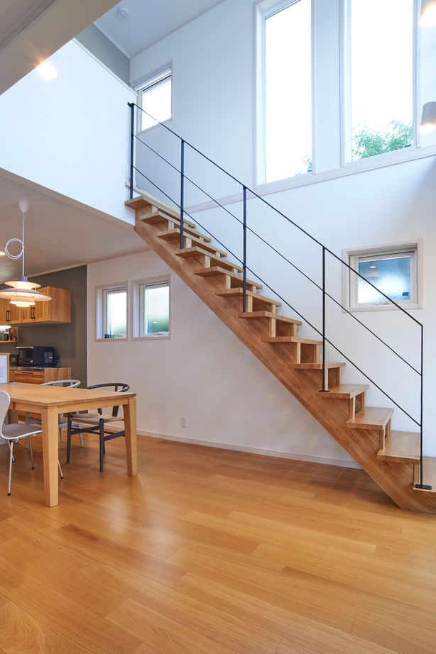 ジューテックホーム 【逗子市/2000万円台/30坪台/高気密高断熱】木製サッシの温かみ。伸びやかな吹き抜けで家族が繋がる家の建築実例画像3