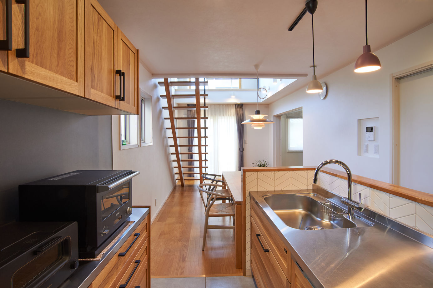 ジューテックホーム 【逗子市/2000万円台/30坪台/高気密高断熱】木製サッシの温かみ。伸びやかな吹き抜けで家族が繋がる家の建築実例画像4