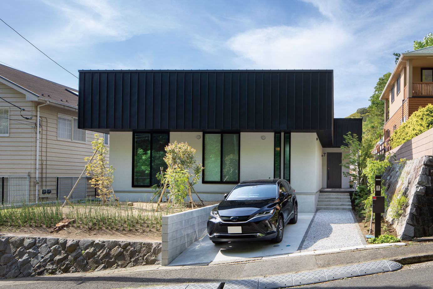 ジューテックホーム 【神奈川県/平屋/間取り図】北欧家具からイメージした中庭のある家。木やタイルの素材にくつろぐ大人の空間の建築実例画像3