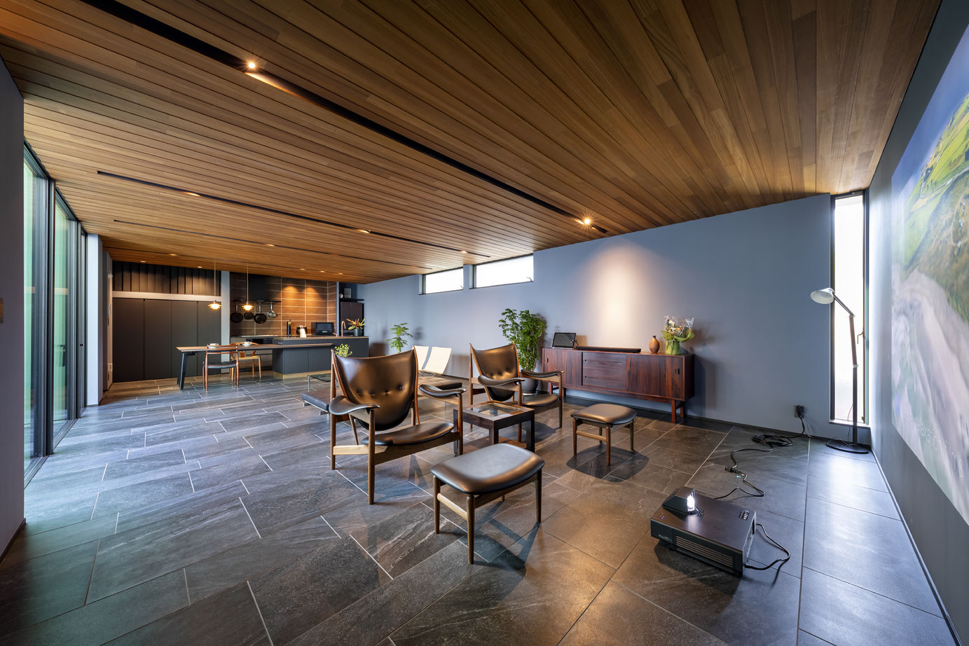 ジューテックホーム 【神奈川県/平屋/間取り図】北欧家具からイメージした中庭のある家。木やタイルの素材にくつろぐ大人の空間の建築実例画像5