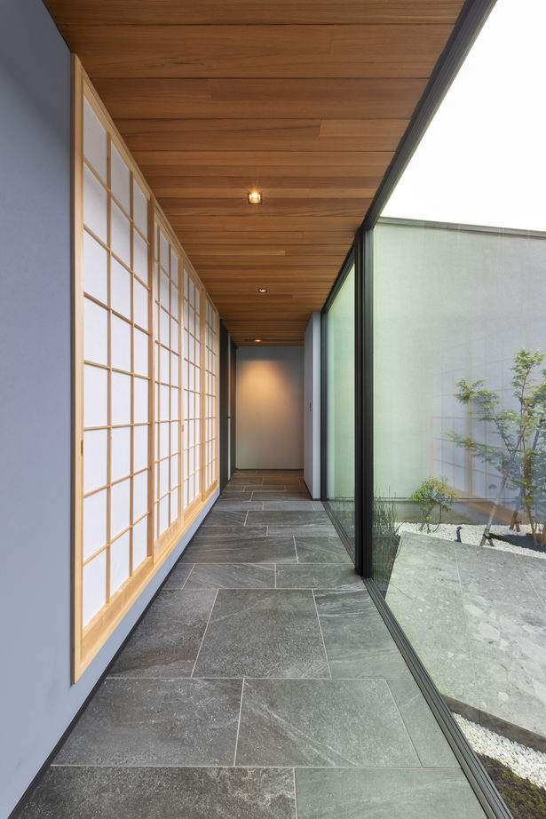 ジューテックホーム 【神奈川県/平屋/間取り図】北欧家具からイメージした中庭のある家。木やタイルの素材にくつろぐ大人の空間の建築実例画像9