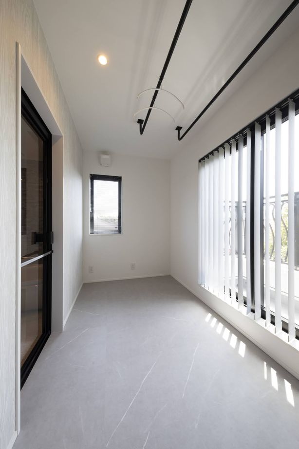 ジューテックホーム 【鎌倉市/3000万円台/40坪台/間取り図】吹抜にのびやかな光を感じるグレイッシュなエレガントスタイルの建築実例画像8