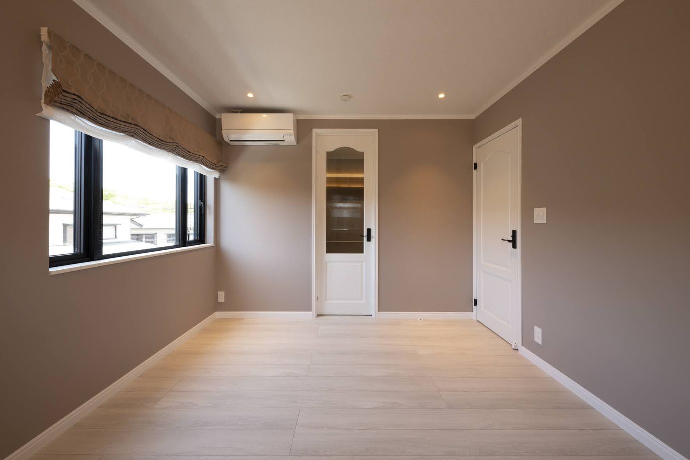 ジューテックホーム 【鎌倉市/3000万円台/40坪台/間取り図】吹抜にのびやかな光を感じるグレイッシュなエレガントスタイルの建築実例画像9