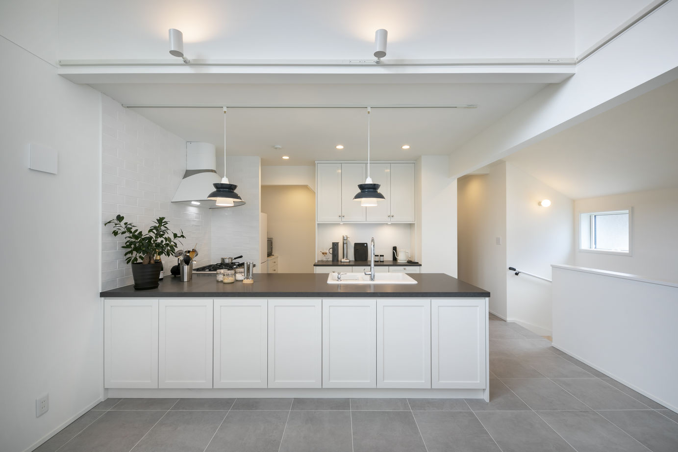 ジューテックホーム 【3000万円台/30坪台/タイル床】憧れのオーダーキッチンと吹抜の広がり。料理とレコードを愉しむ空間の建築実例画像3