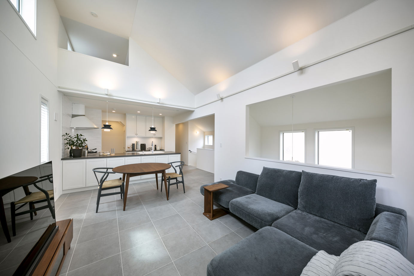 ジューテックホーム 【3000万円台/30坪台/タイル床】憧れのオーダーキッチンと吹抜の広がり。料理とレコードを愉しむ空間の建築実例画像5