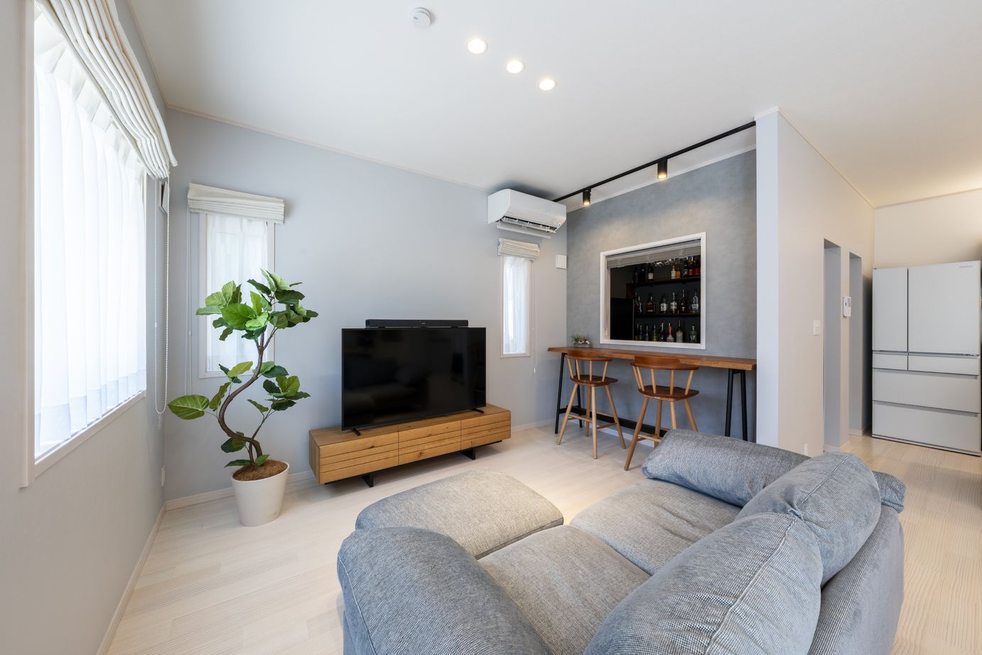 ジューテックホーム 【2000万円台/北欧スタイル/家事動線】オーセンティックバーのような空間+洗練されたインテリアで理想の家の建築実例画像2